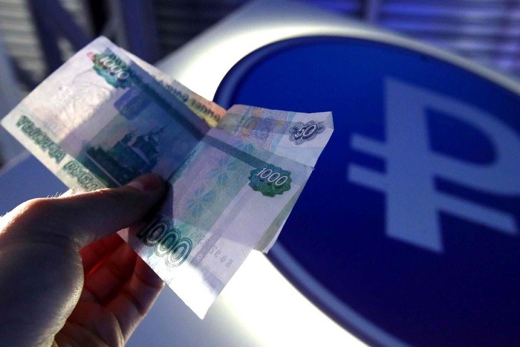 Доля платежей за российский экспорт в рублях достигла 62%