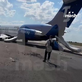 В аэропорту Бишкека при разбеге сломалось шасси самолёта TezJet