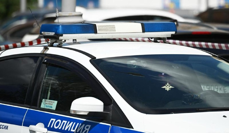 В Москве женщина выпала из окна после угроз мужчины с ружьем