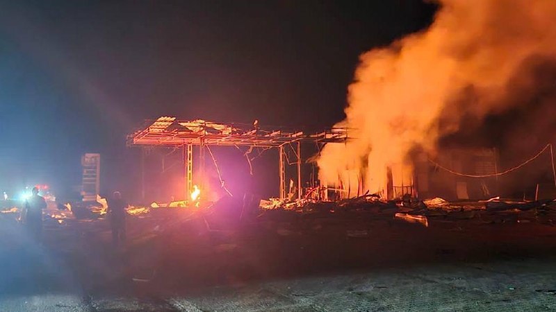 Армия России массово уничтожает топливную инфраструктуру противника: горят всё новые АЗС