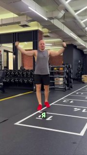 Мастер спорта показал комплекс упражнений для улучшения мужского здоровья