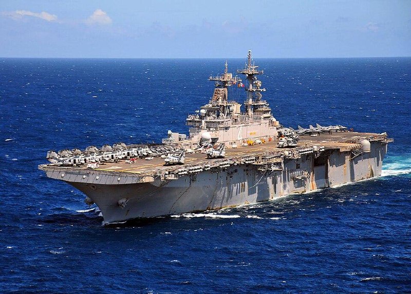 Десантный корабль ВМС США сломался в начале конфликта с Ираном