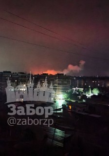 Удары БПЛА в Запорожье и пожар в результате обстрела