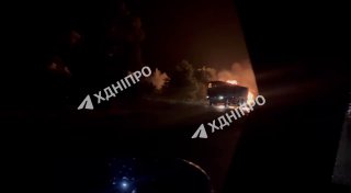 Ночью Армия РФ ударила по АЗС на трассе Днепропетровск — Павлоград: возник масштабный пожар