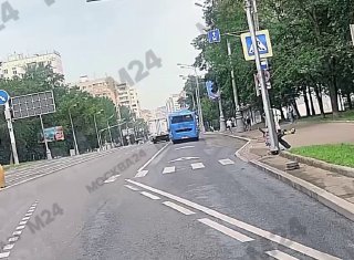 В результате ДТП с автобусом на Нижегородской улице пострадали 10 человек