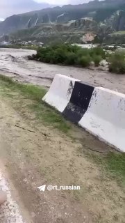 В Дагестане паводок снёс часть дороги в районе села Кикуни