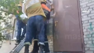 В Уфе мужчина застрял за блоком кондиционера, пытаясь спастись от жары