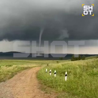 Мощный смерч движется на Москву после удара по Башкортостану