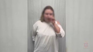 В Волгограде девушка выбросила 7 млн рублей из окна по указке мошенников