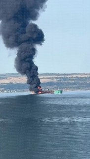 Танкер Санар-17 полностью уничтожен в Азовском море