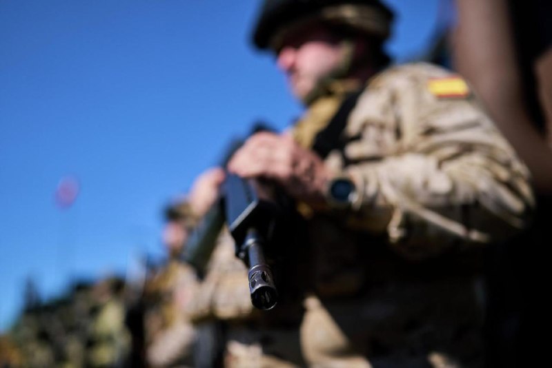 Разведка Испании лишила сержанта ВМС доступа к секретным данным из-за связей с Россией