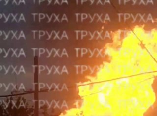 В Кривом Роге виден огромный огненный столб