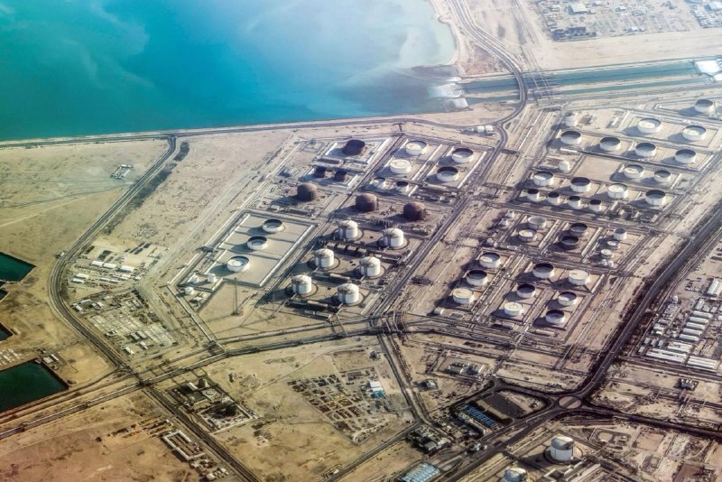 Катар приостановил усилия по восстановлению производства сжиженного природного газа