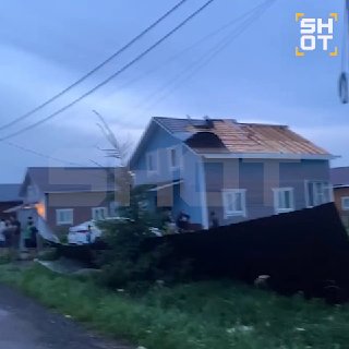 Мощный смерч снёс крыши домов в Подмосковье
