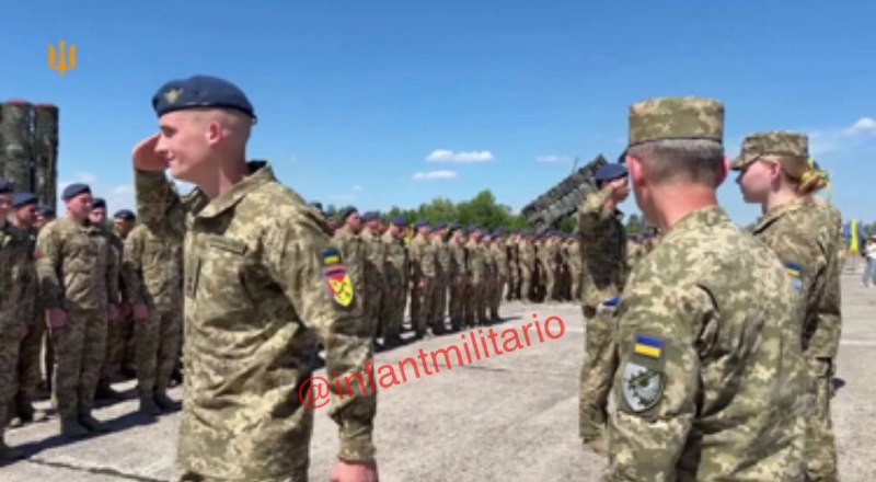 В Харькове прошла церемония выпуска университета Воздушных сил на фоне систем С-300 и Patriot