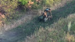 В Запорожской области дроны уничтожили вражеский робот с пулеметом