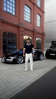 Блогер Тамаев поставил ультиматум главе Bugatti из-за куртки из кожи салона