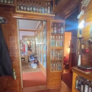 Пенсионер из Иркутска превратил свой дом в музей водки