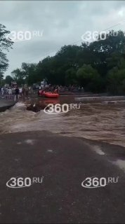Дожди размыли трассу в Хабаровском районе, отрезав несколько поселков от города