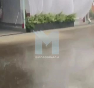 На «Винзаводе» сорвало крышу с одного из зданий