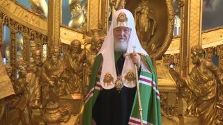 Патриарх Кирилл в Петропавловском соборе Петербурга заговорил о роли города в истории безбожной политики