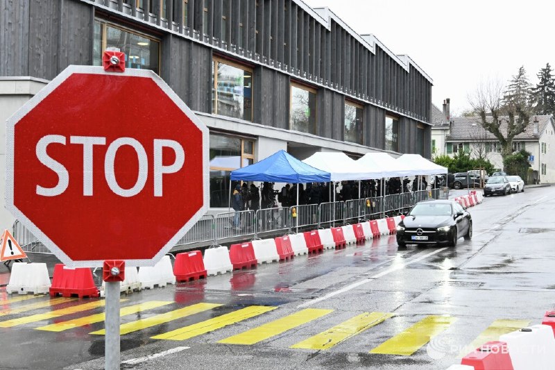 Закон о кириллице не отменит дорожный знак STOP в России