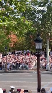 Французы раскритиковали Макрона за меры безопасности на параде и приглашение украинских военных