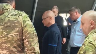 Александр Шуваев посетил пункт дислокации отряда «БАРС-Белгород» для обсуждения мер защиты приграничья
