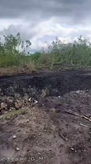 Демонстрация последствий прилета российских авиабомб ФАБ с УМПК по позициям ВСУ