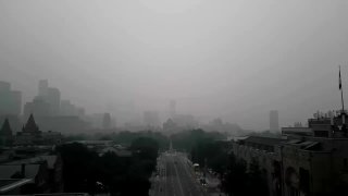 Дым от лесных пожаров в Онтарио окутал Торонто и северо-восток США