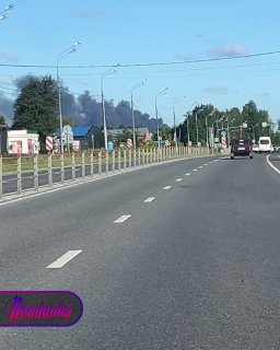 В Бронницах тушат крупный пожар в промзоне