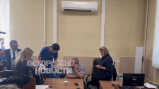 Медикам разрешили войти в зал суда к Надеждину для проведения ЭКГ