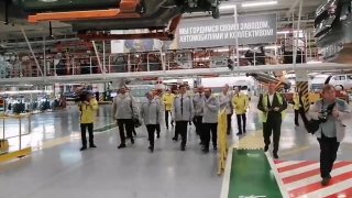 Вице-премьер РФ Новак оценил кроссовер Lada Azimut на заводе «Автоваз»
