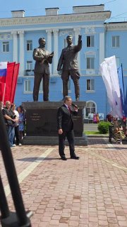 В Череповце открыли памятник Сталину
