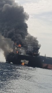Иран подбил два танкера в Ормузском проливе