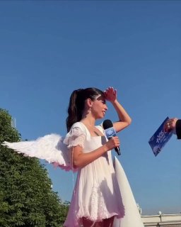 Организаторы VK Fest извинились перед певицей Дорой за инцидент с аниматором