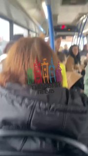 Во Львове пожилой мужчина оскорбил девушку за неповиновение во время минуты молчания