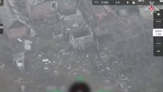 Бои за Димитров: Российские бойцы зачищают населенный пункт