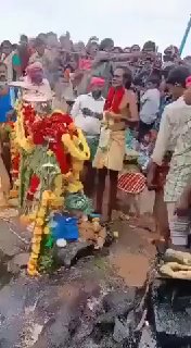 Индийский брахман погиб, пытаясь полететь