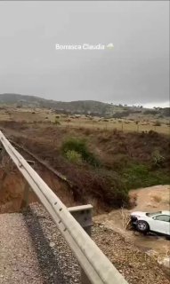 В Испании обвалилась дорога из-за ливня