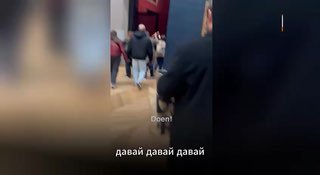 Пранк в Лувре: тиктокеры повесили свой "шедевр" рядом с "Моной Лизой"