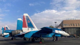 Российские истребители Су-35С прибыли в Ереван на пути в Дубай