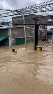 Во Вьетнаме масштабное наводнение унесло жизни сотен людей