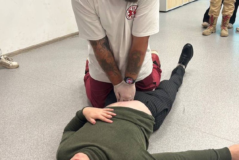 Пальцевое прижатие артерий: ключевой навык в тактической медицине