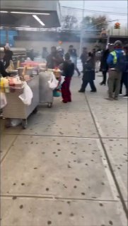 Борьба за территорию уличных торговцев в Нью-Йорке