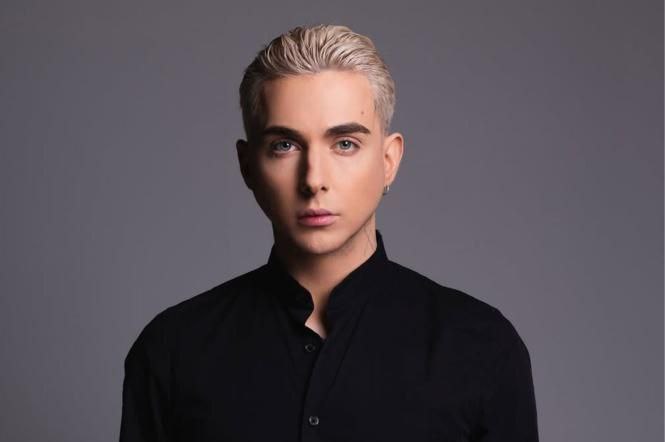 В Киеве ВСУшник сделал предложение Melovin на Майдане