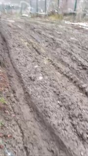 Трудный путь к победе: российский солдат преодолевает препятствия на Украине