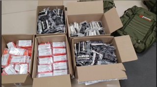 Волонтер благодарит компанию ГеоМед за медицинские материалы для фронта