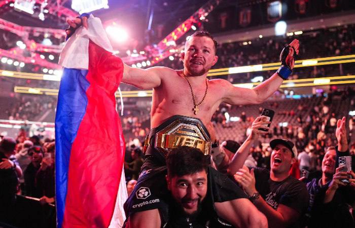 Ян вернул титул чемпиона UFC