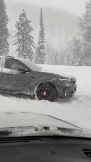 Снегопад парализовал курорт «Шерегеш»